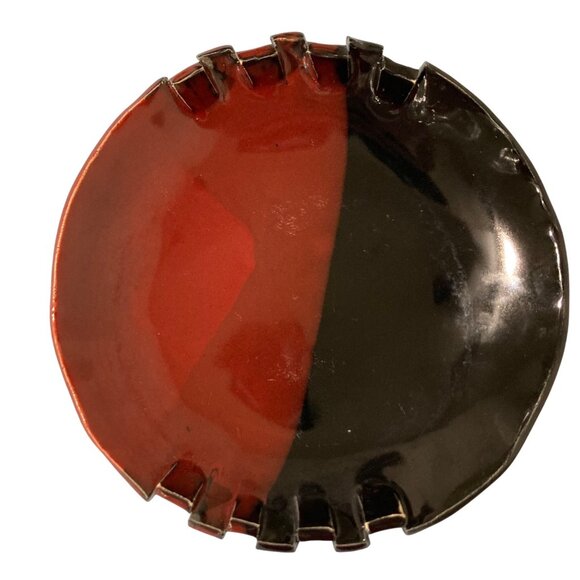Studio Pottery Ashtray or Decorative Plate Red And Black - Picture 1 of 5
